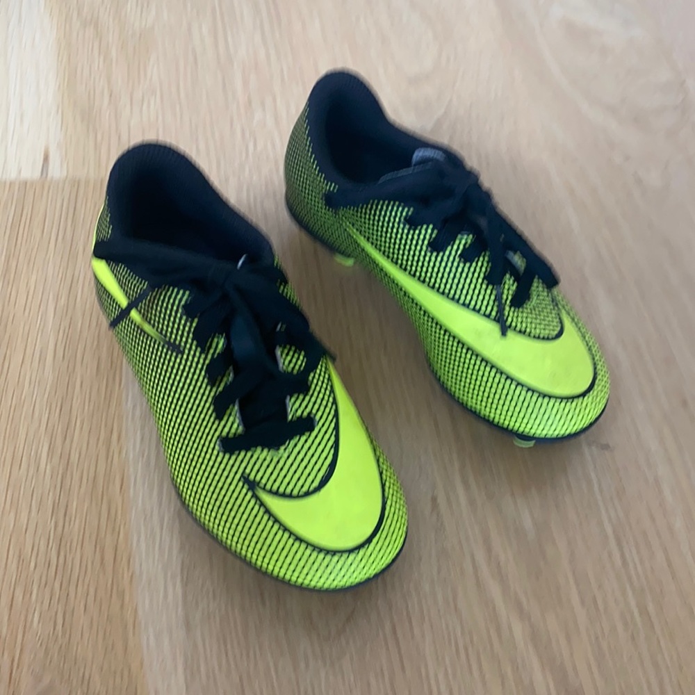 Boys soccer cleats